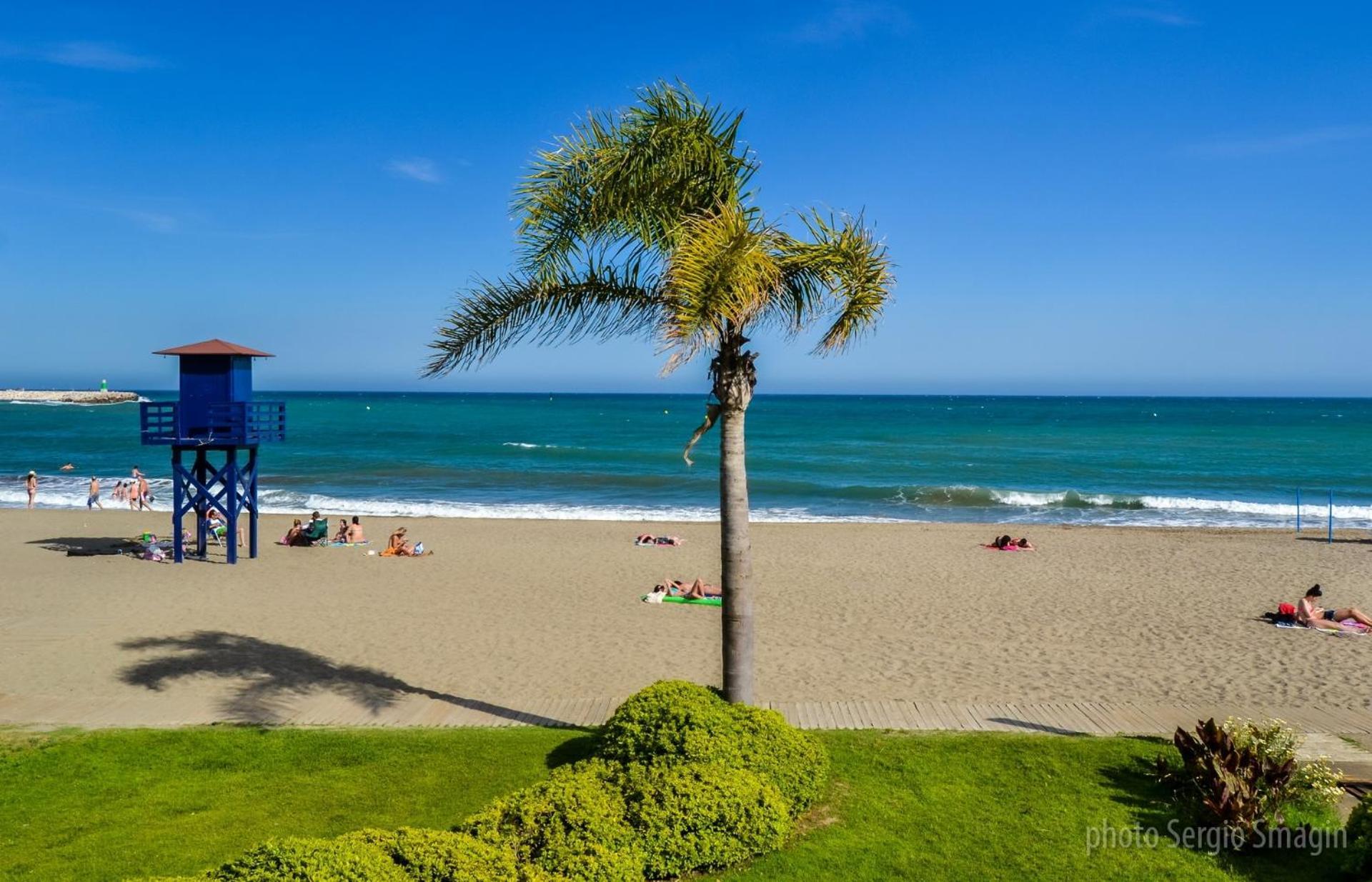 Apartamentos Los Cisnes - 2º Linea De Playa - Perfecta Ubicacion Benalmádena Extérieur photo